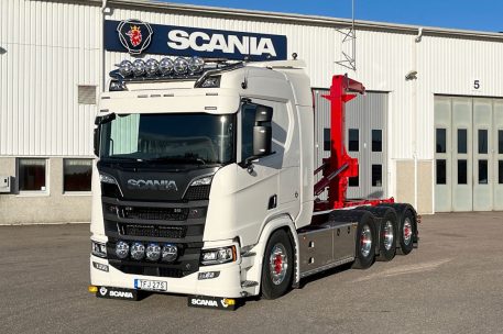 Scania R590